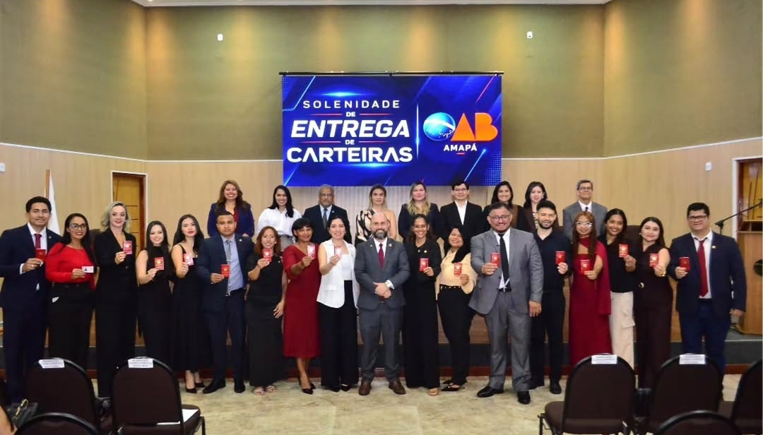 OAB/AP realiza solenidade de compromisso e entrega de carteiras profissionais